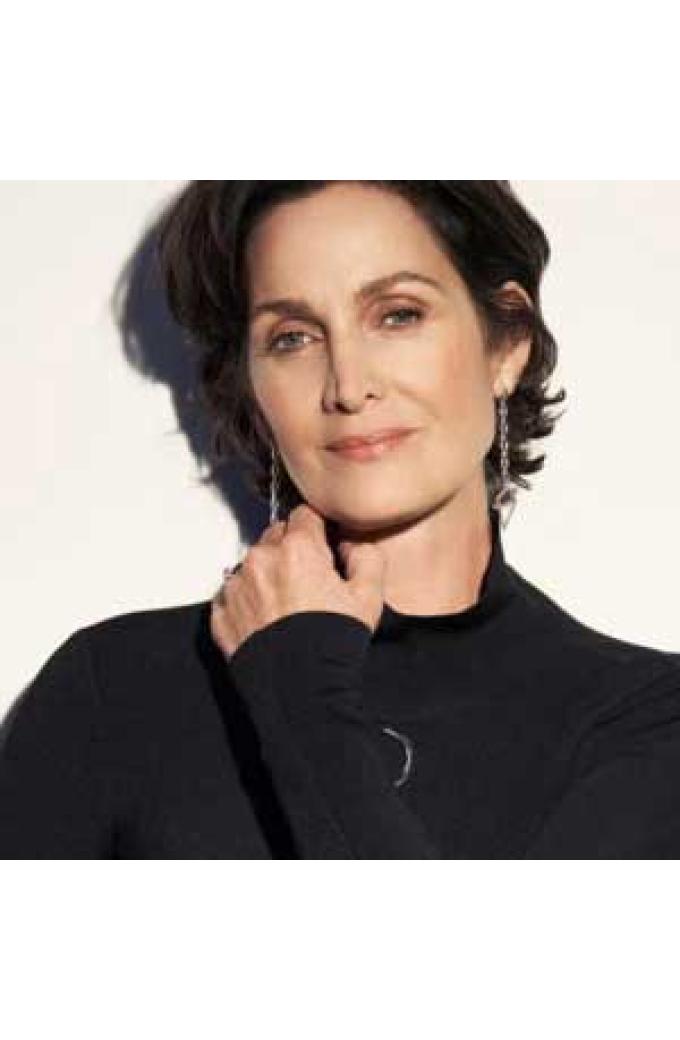 Carrie-Anne Moss Leather Jackets And Cotton Coats Collection