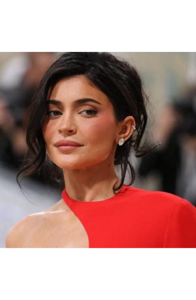 Latest Kylie Jenner Costumes Leather Jackets And Trench Coats