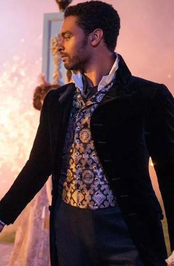 Rege Jean Page Simon Basset Bridgerton Black Velvet Tailcoat