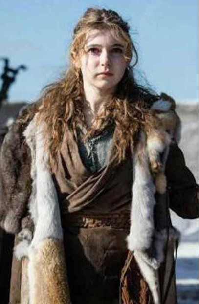 Cait Britannia Eleanor Worthington Cox Fur Coat britannia-eleanor-worthington-fur-coat