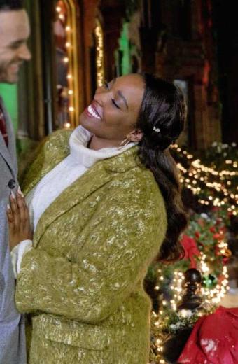 Olivia Washington Jazmin A Holiday In Harlem Green Trench Coat