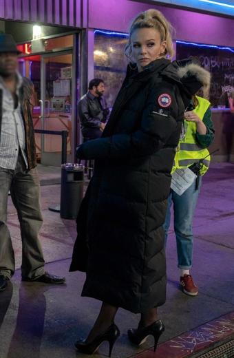 Carey Mulligan Promising Young Woman Black Puffer Coat