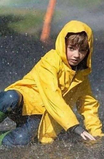 Jackson Robert Scott IT Georgie Denbrough Parachute Raincoat