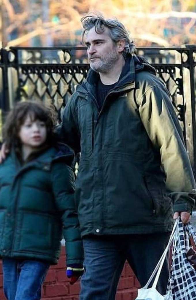 Joaquin Phoenix Johnny Cmon Cmon Hooded Green Cotton Jacket joaquin-phoenix-cmon-cmon-jacket