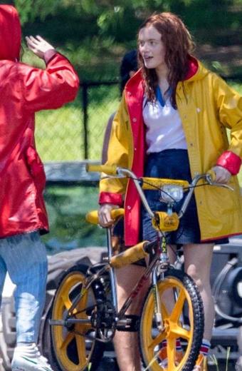 Sadie Sink Stranger Things Max Mayfield Yellow Hooded Raincoat