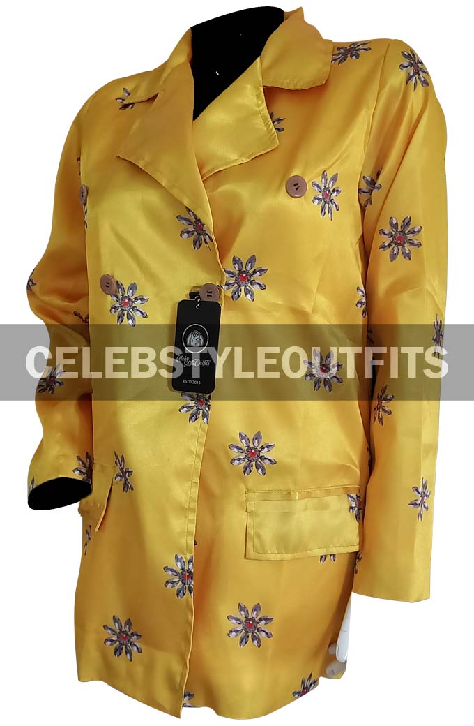 taylor-swift-yellow-coat