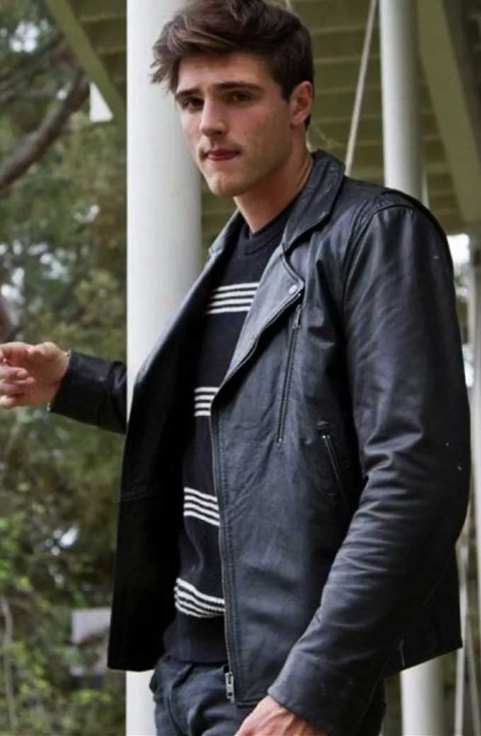 Jacob Elordi The Kissing Booth Noah Flynn Black Leather Jacket