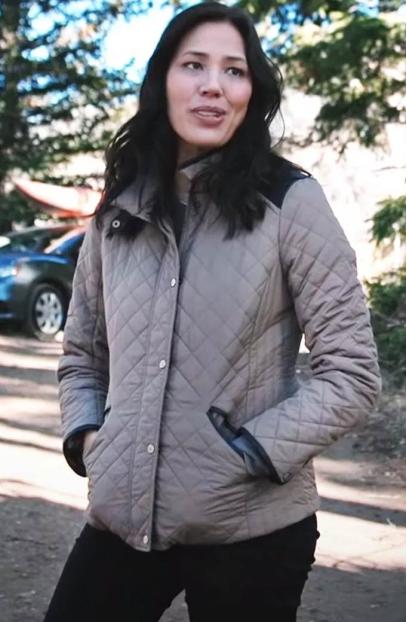 Michaela Conlin Sarah Nguyen Yellowstone Quilted Puffer Jacket yellowstone-michaela-conlin-jacket