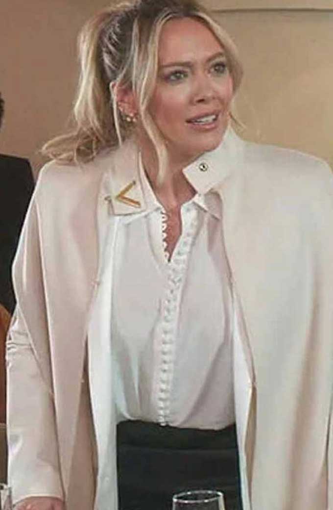 Hilary Duff Kelsey Peters Younger TV Series White Cotton Cape
