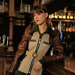Daisy Edgar-Jones Jackets (1)