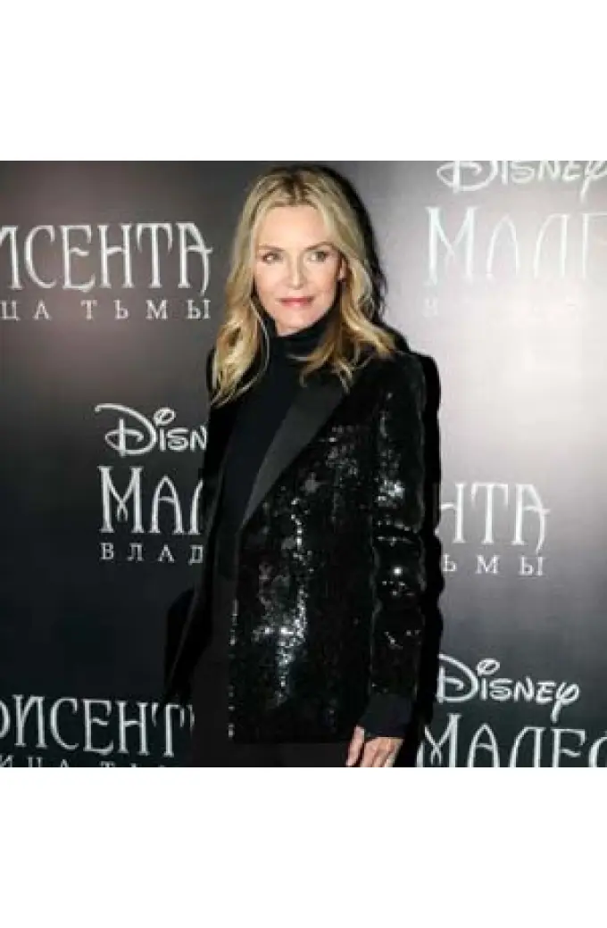 Michelle Pfeiffer Leather Jackets And Cotton Coats Collection