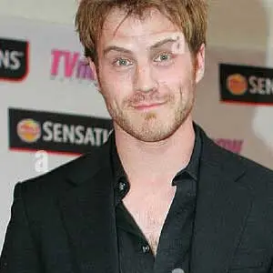 Robert Kazinsky Jackets (1)