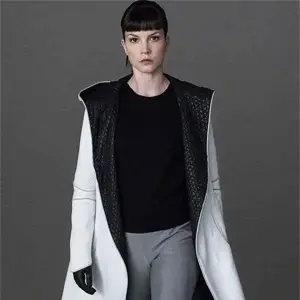 Sylvia Hoeks Jackets (2)