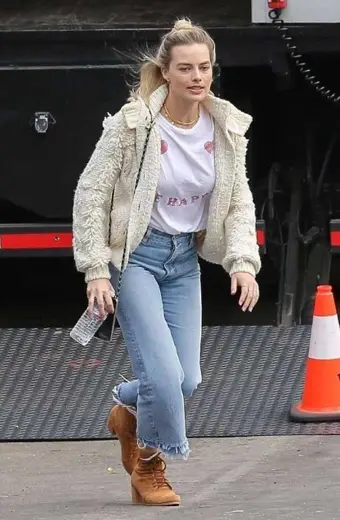 Margot Robbie Birds Of Prey Shooting Casual Knitted Cardigan
