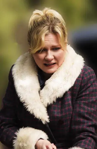 Peggy Blumquist Fargo Kirsten Dunst Checked Purple Plaid Coat