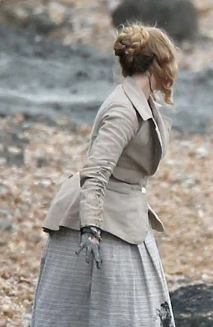 Charlotte Murchison Ammonite Saoirse Ronan Grey Wool Jacket saoirse-ronan-ammonite-jacket