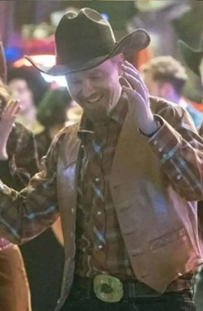 David Hornsby Leslie Peterson Good Girls Brown Leather Vest good-girls-david-hornsby-brown-leather-jacket