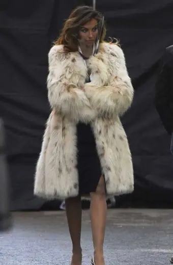 House Of Gucci Madalina Ghenea Sophia Loren White Fur Coat