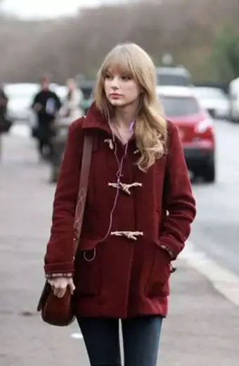 Taylor Swift Singer Bound Seam Toggle Maroon Wool Duffle Coat