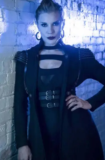 Blacksmith Katee Sackhoff The Flash Amunet Black Leslie Coat