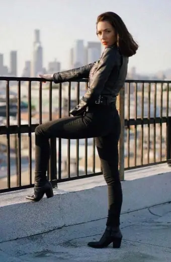The Flash Sue Dearbon Natalie Dreyfuss Black Leather Jacket