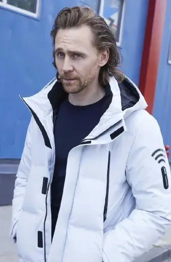 Tom Hiddleston X Bosideng Winter Collection White Winter Coat